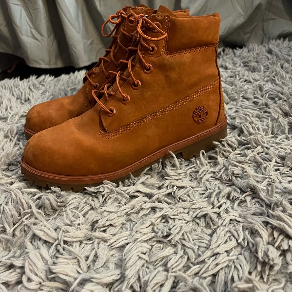 Timberland Tan Nubuck Lace-Up Boots